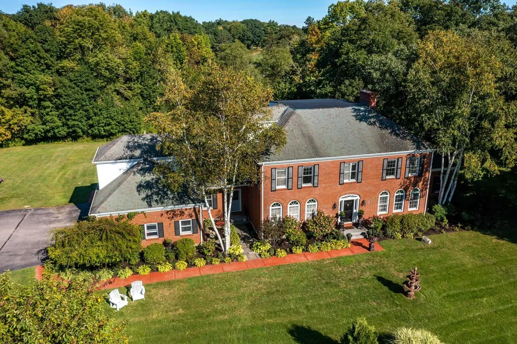 21 Fairway Drive Dover NH 03820