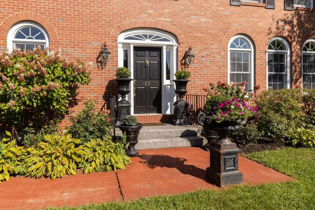 21 Fairway Drive Dover NH 03820