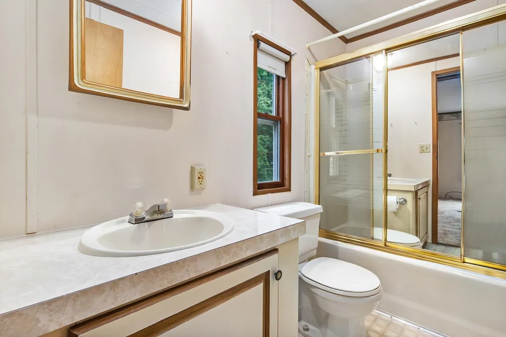 634 Sherwood Glen Somersworth NH 03878