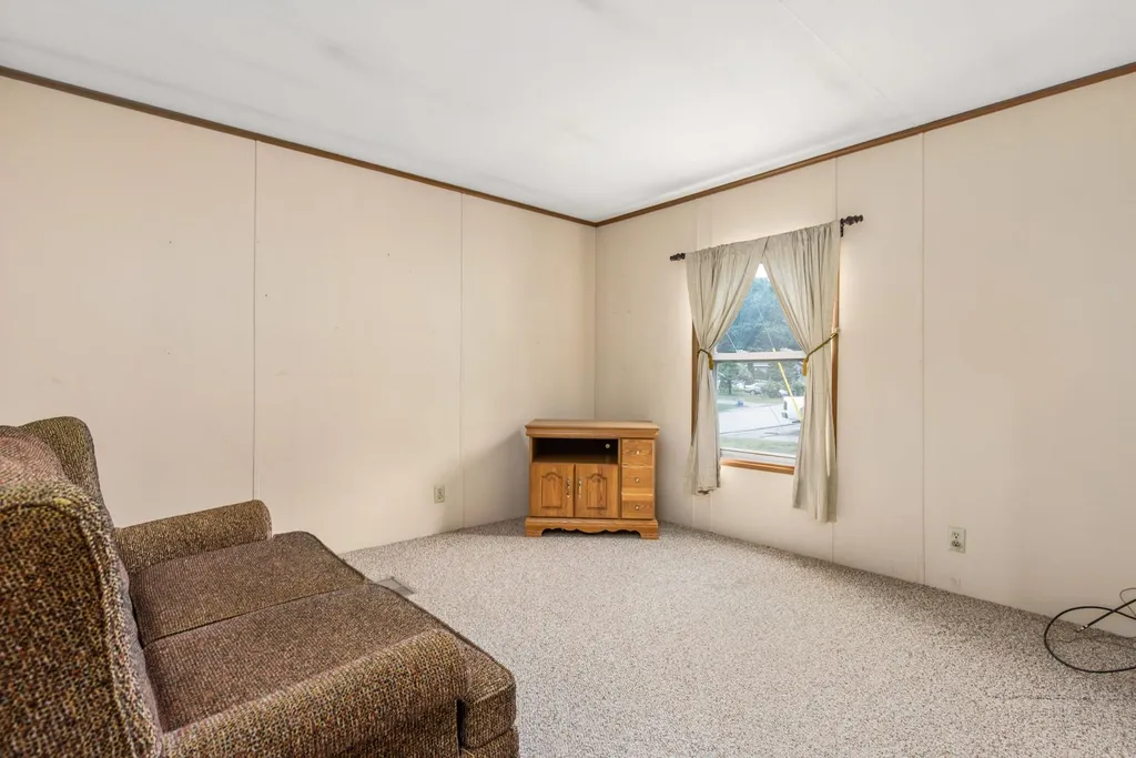 634 Sherwood Glen Somersworth NH 03878