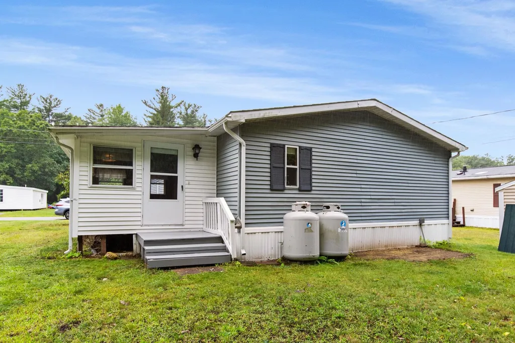 634 Sherwood Glen Somersworth NH 03878