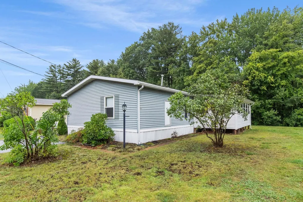634 Sherwood Glen Somersworth NH 03878