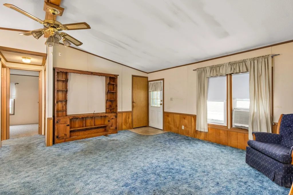 634 Sherwood Glen Somersworth NH 03878