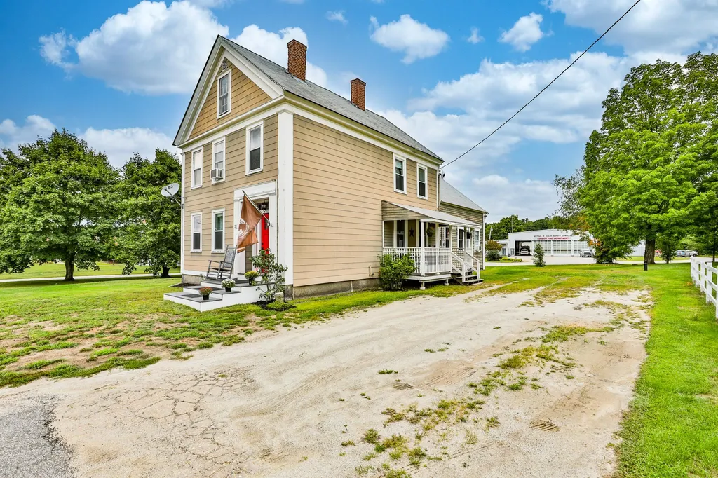 21 South Village Road Loudon NH 03307