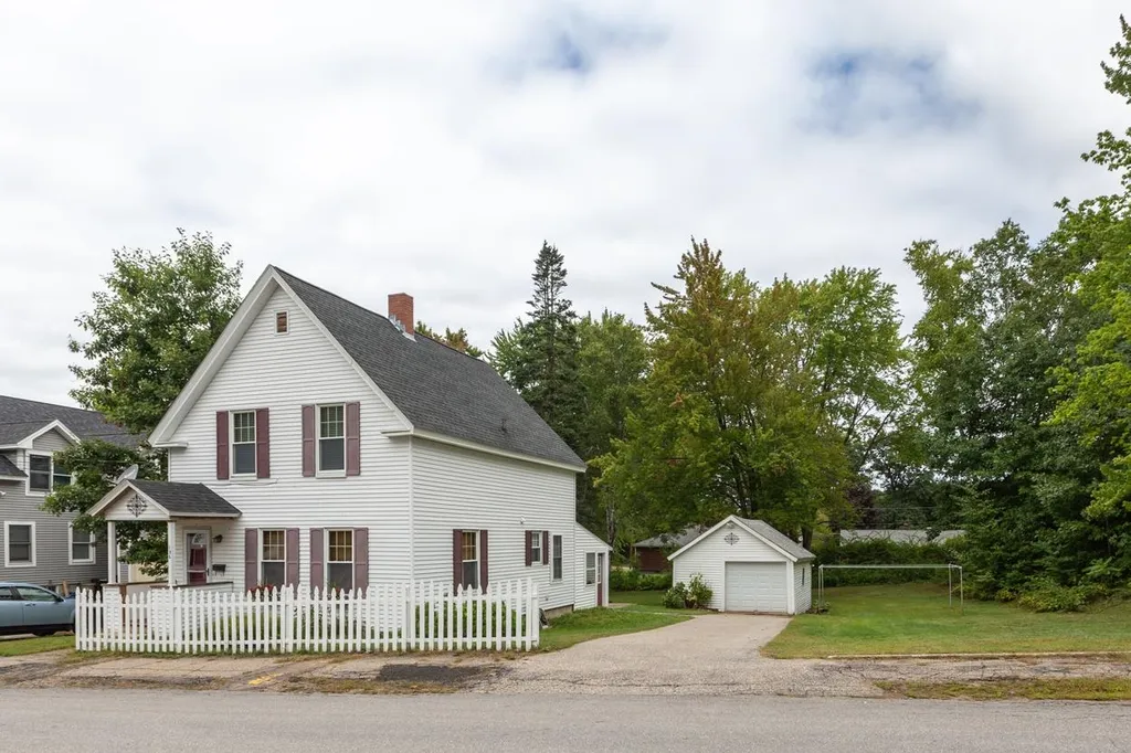 156 Pine Street Laconia NH 03246