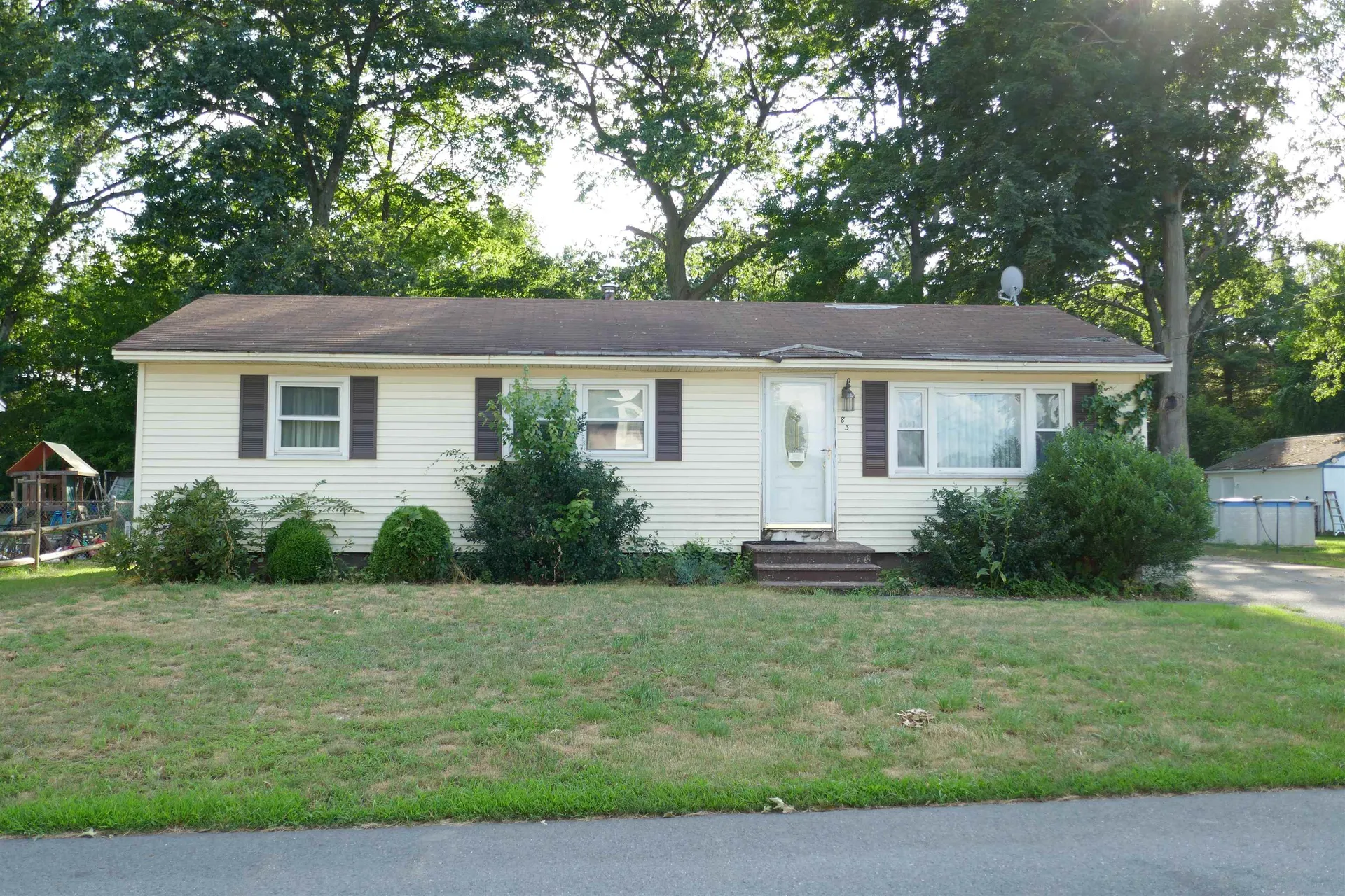83 Gillis Street Nashua NH 03060