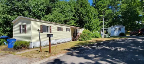 32 Chapparel Drive Londonderry NH 03053