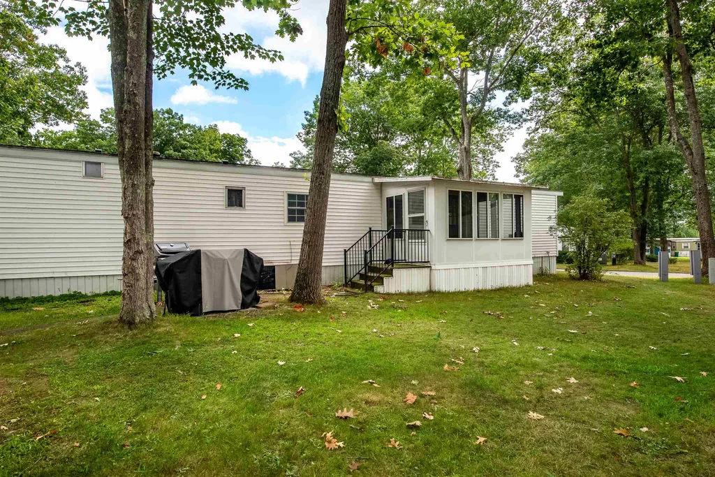 32 Lilac Drive Rochester NH 03867