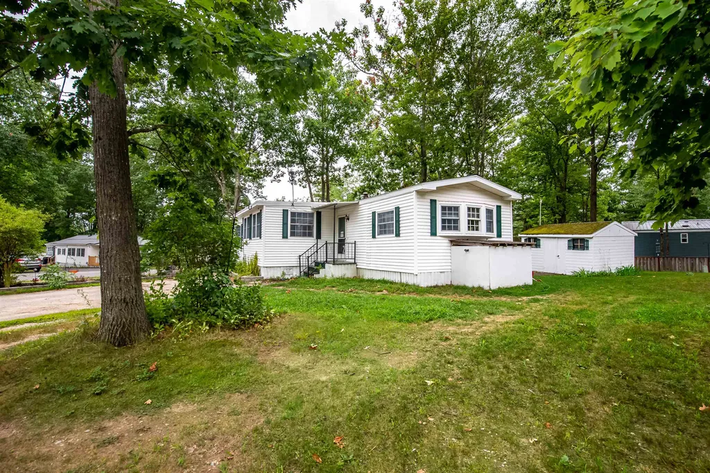 32 Lilac Drive Rochester NH 03867