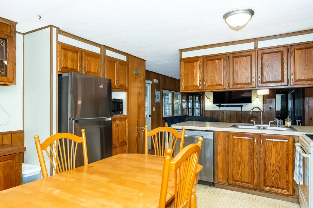32 Lilac Drive Rochester NH 03867