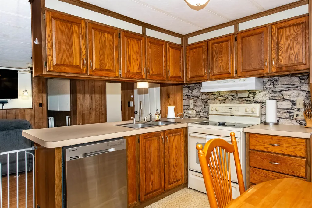 32 Lilac Drive Rochester NH 03867