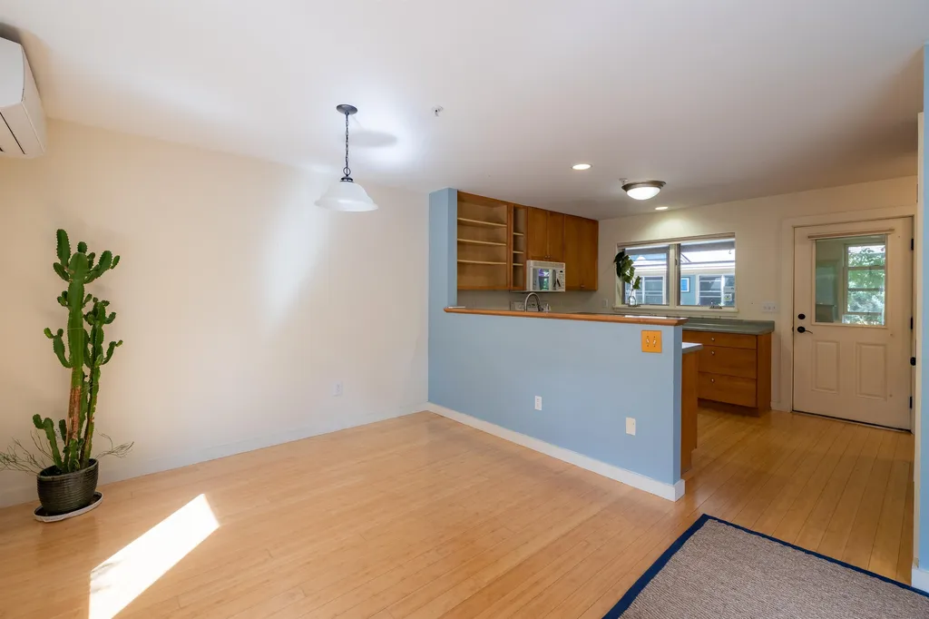 25 Common Way Charlotte VT 05445