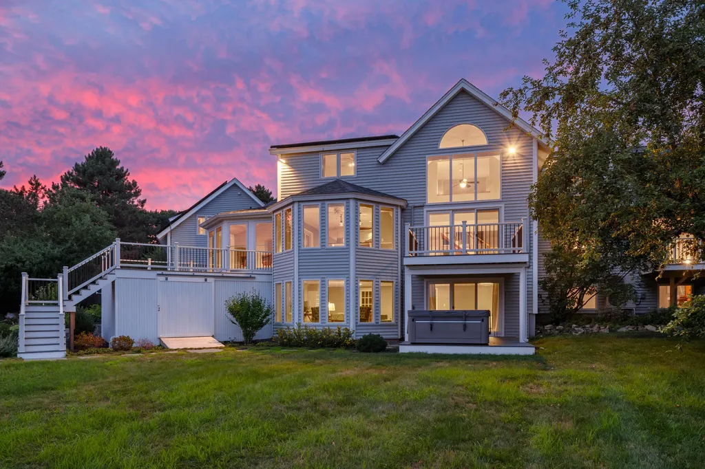 4 Elton Avenue Stratham NH 03885