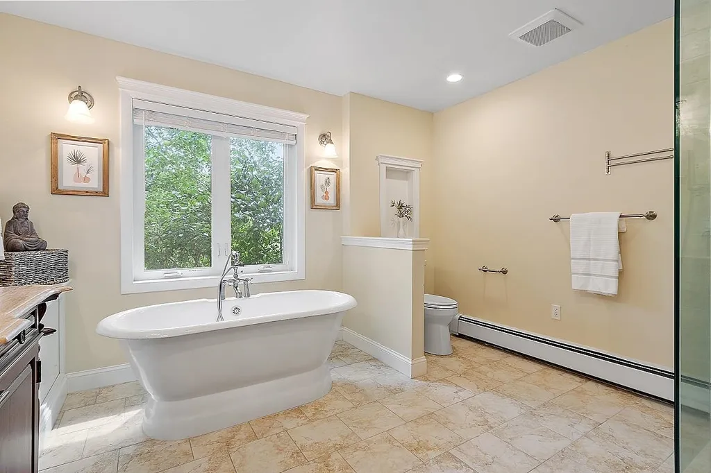 4 Elton Avenue Stratham NH 03885