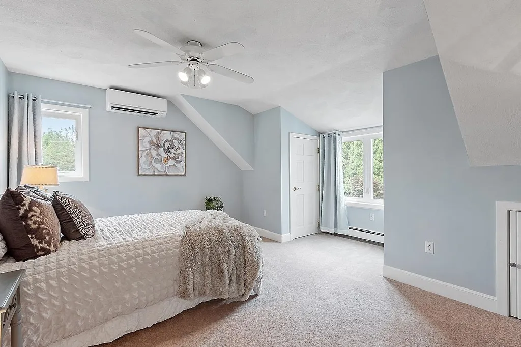 4 Elton Avenue Stratham NH 03885