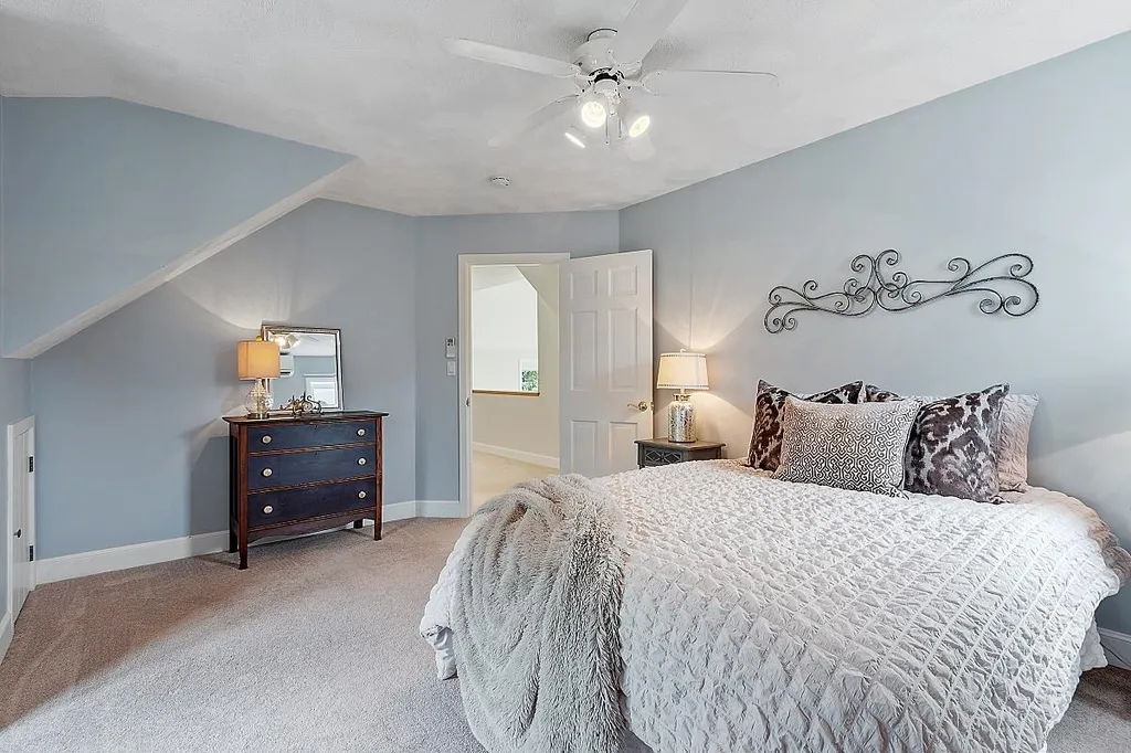4 Elton Avenue Stratham NH 03885