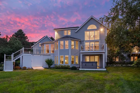 4 Elton Avenue Stratham NH 03885