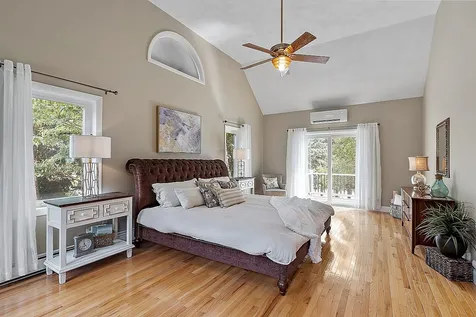 4 Elton Avenue Stratham NH 03885