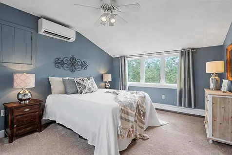 4 Elton Avenue Stratham NH 03885