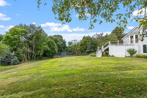 4 Elton Avenue Stratham NH 03885