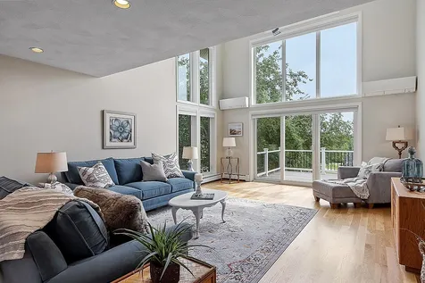 4 Elton Avenue Stratham NH 03885