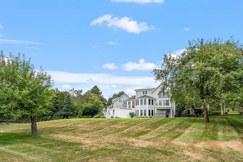 4 Elton Avenue Stratham NH 03885
