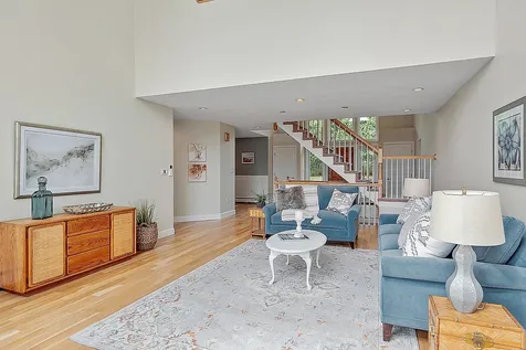 4 Elton Avenue Stratham NH 03885