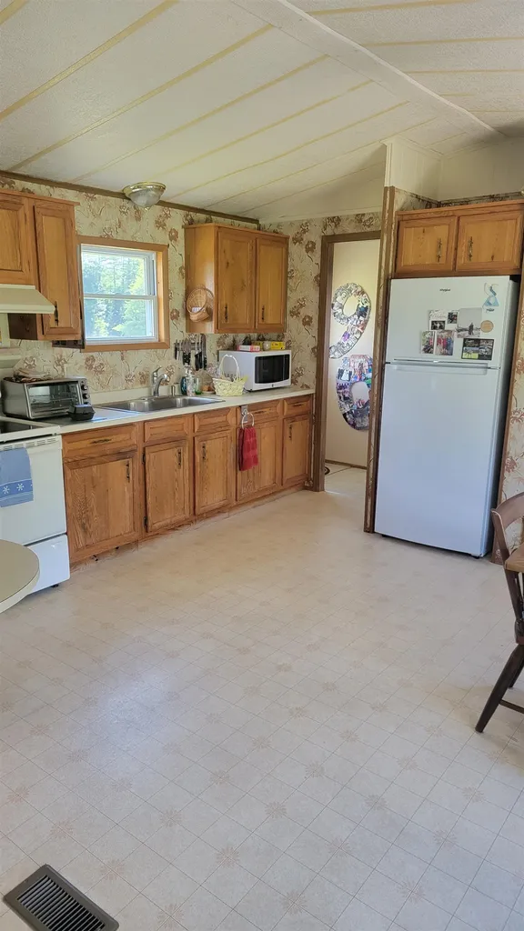 11 Michael Place Claremont NH 03743