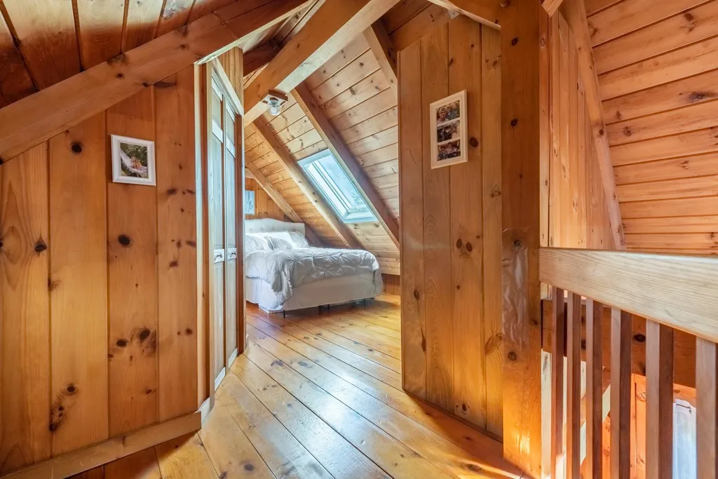 1457 King Hill Road New London NH 03257