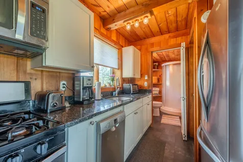 1457 King Hill Road New London NH 03257