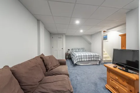 1457 King Hill Road New London NH 03257