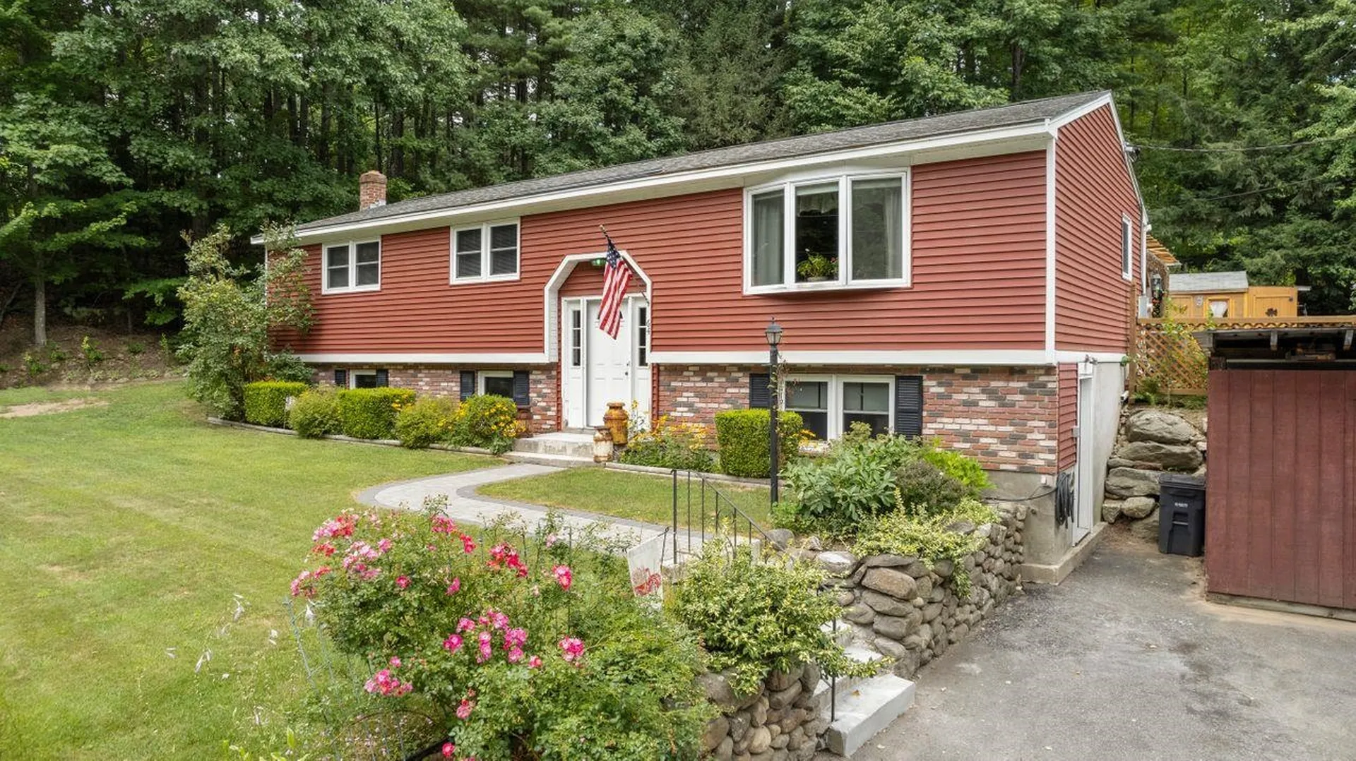 64 Pine Street Hooksett NH 03106