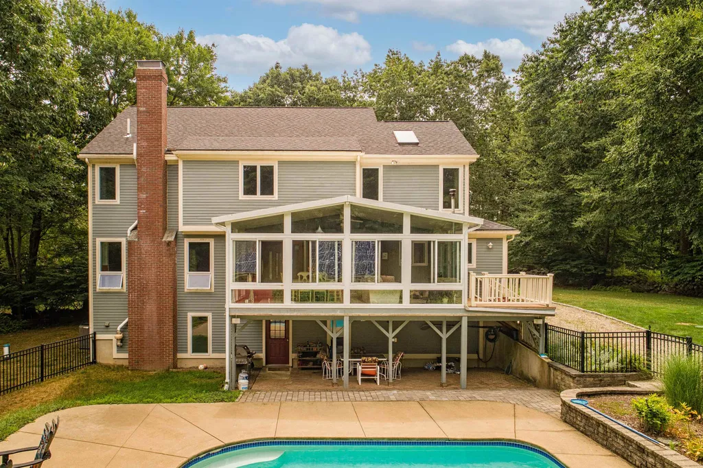30 Bay View Road Dover NH 03820