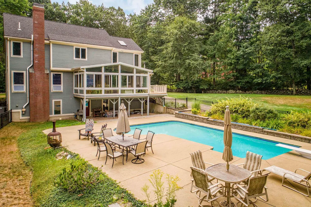 30 Bay View Road Dover NH 03820