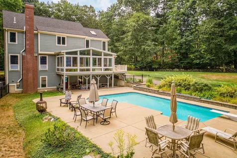 30 Bay View Road Dover NH 03820