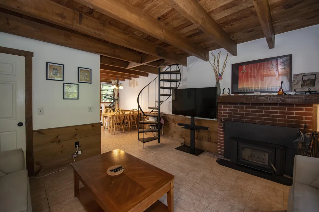 574 Willard Road Hartford VT 05059