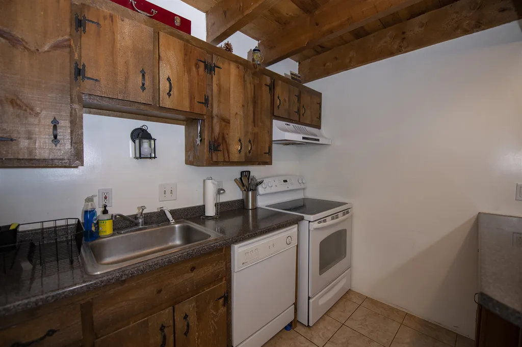 574 Willard Road Hartford VT 05059