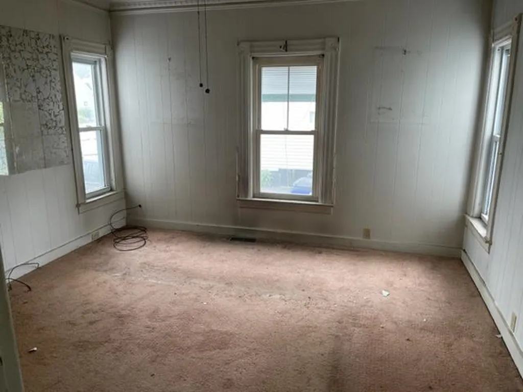 598 Cedar Street Manchester NH 03103