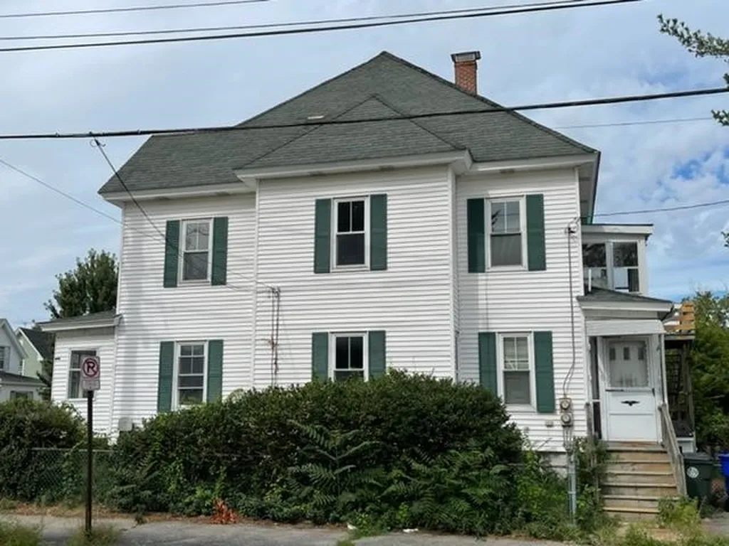 598 Cedar Street Manchester NH 03103