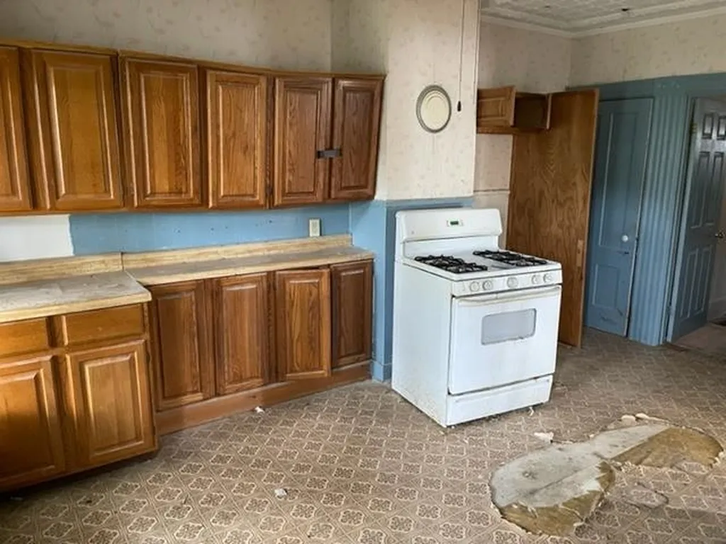 598 Cedar Street Manchester NH 03103
