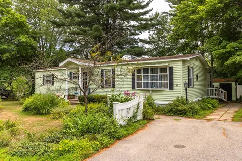 33 Arrowbrook Road Dover NH 03820