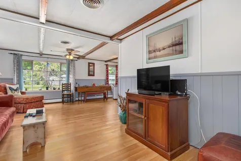 33 Arrowbrook Road Dover NH 03820