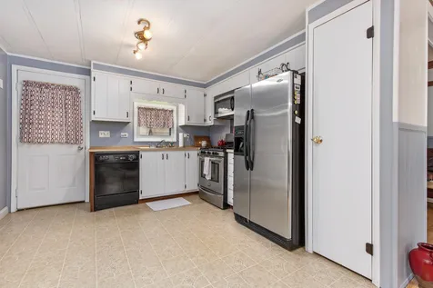 33 Arrowbrook Road Dover NH 03820