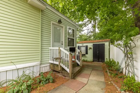 33 Arrowbrook Road Dover NH 03820
