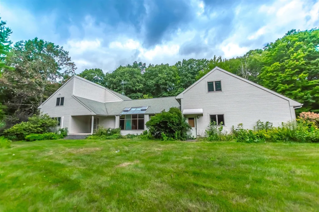 66 Long Pond Road Dunbarton NH 03046