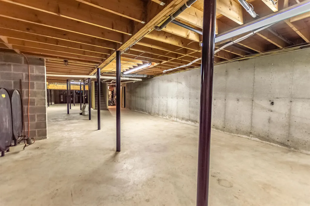 66 Long Pond Road Dunbarton NH 03046
