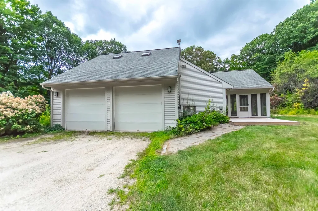 66 Long Pond Road Dunbarton NH 03046