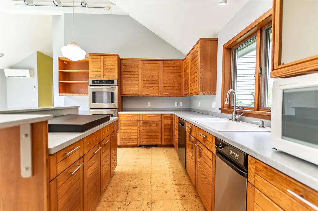 66 Long Pond Road Dunbarton NH 03046