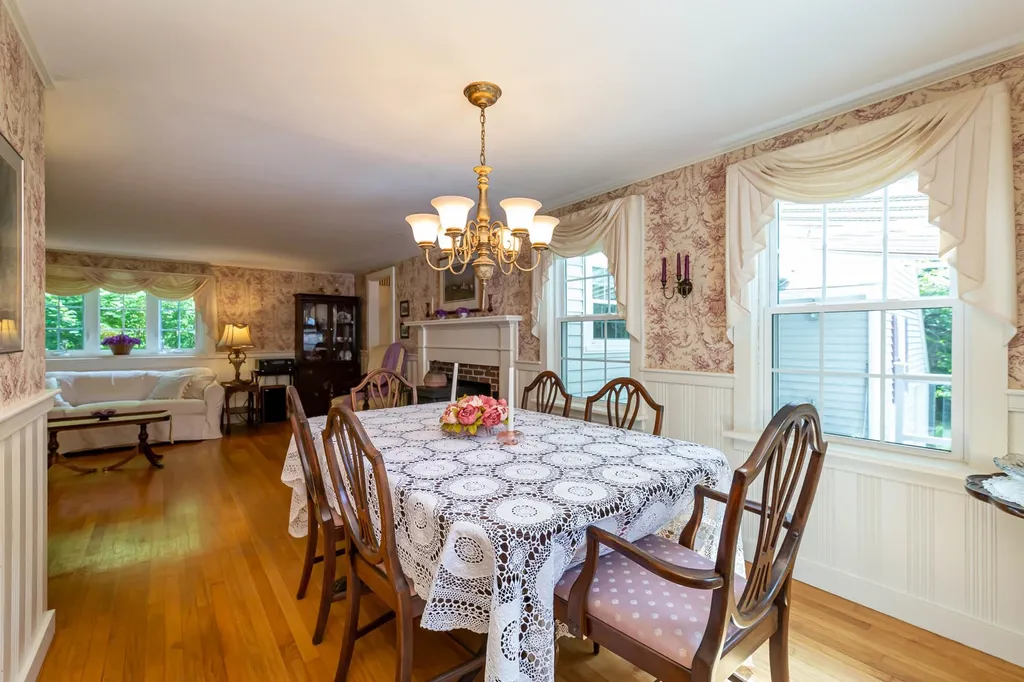 33 Boston Post Road Amherst NH 03031