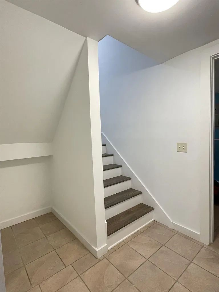 27 Hickory Overlook Enfield NH 03748
